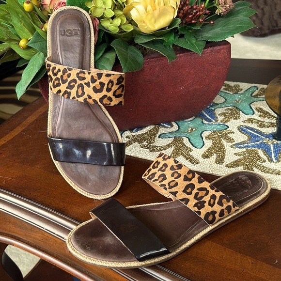 Ugg Amalia Sandals Leopard Print Pony Hair Brown Leather Flats Animal Summer - Picture 1 of 13